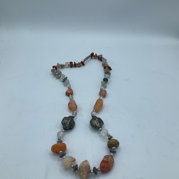 “NATURAL GEMSTONE VINTAGE NECKLACE”. With Unique Silver Bead Detail. - Picture 3 of 14
